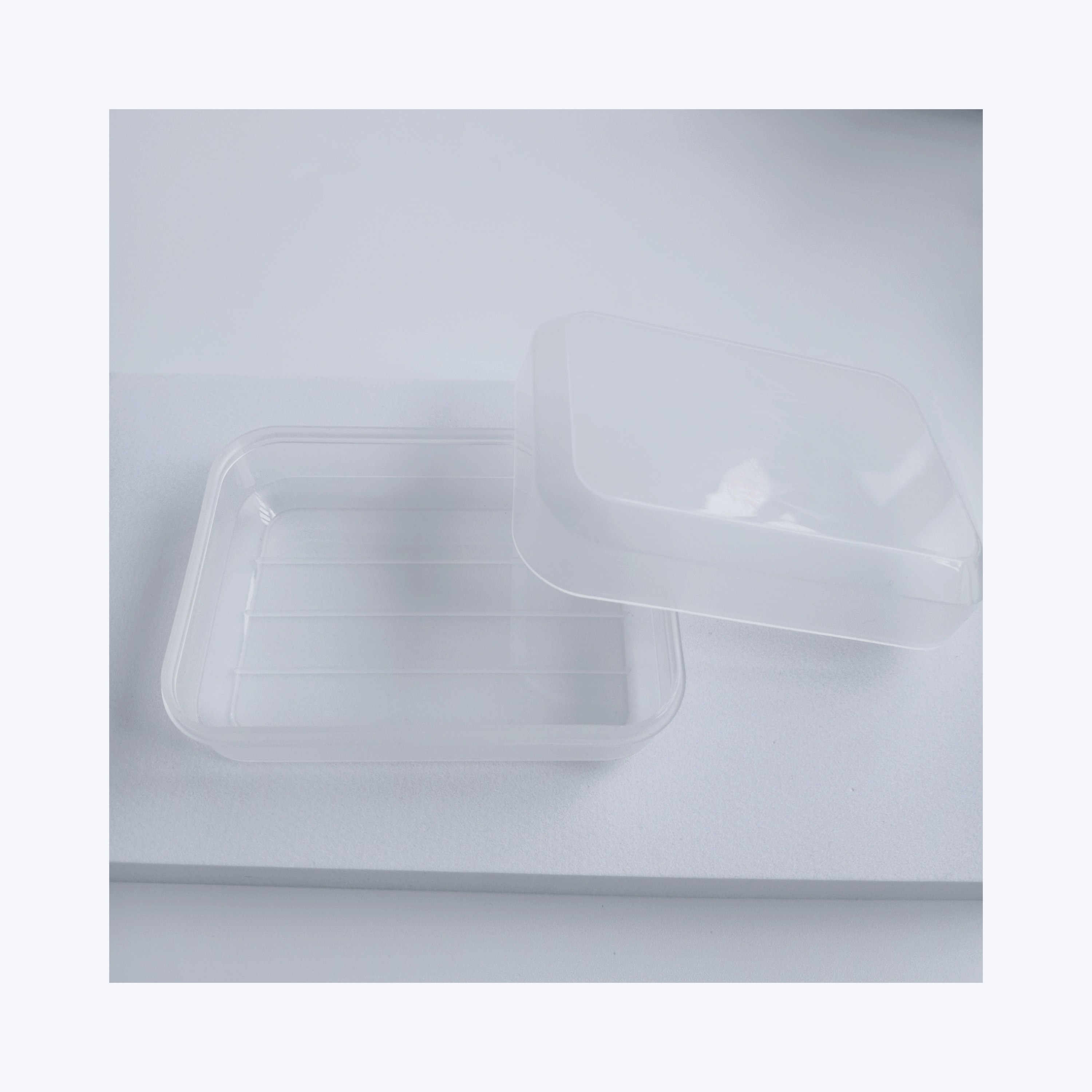 Convenient Rectangular Soap Holder Made of Recycled Plastic for Bathing Necessities