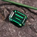 Natural Green Loose Moissanite Gemstones Emerald Cut Diamond 1.5 Carat