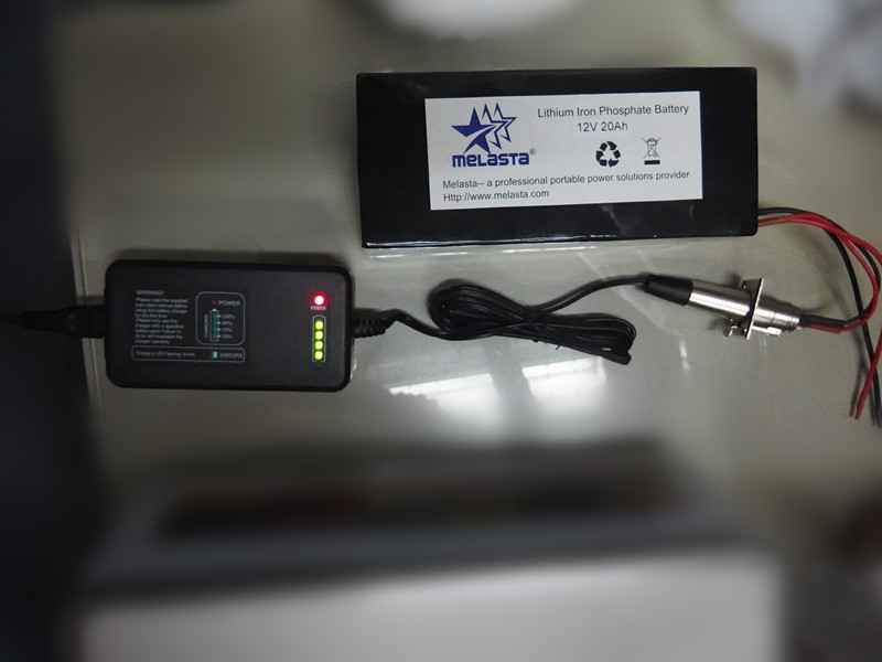 Lithium-Ion/Polymer/LiFePO4 Battery Pack Charger with LED Indicator