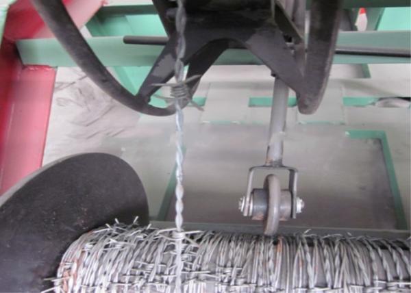 High Speed Barbed Wire Manufacturing Machine , High Accuracy Barbed Wire Fencing