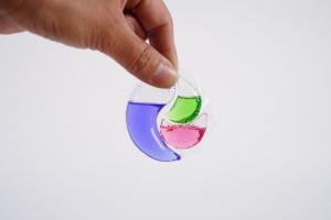 China Three Cavity Laundry Pods Laundry Capsules Clean Sterilization Mite Removal Multi Effect Fragrance Beads factory