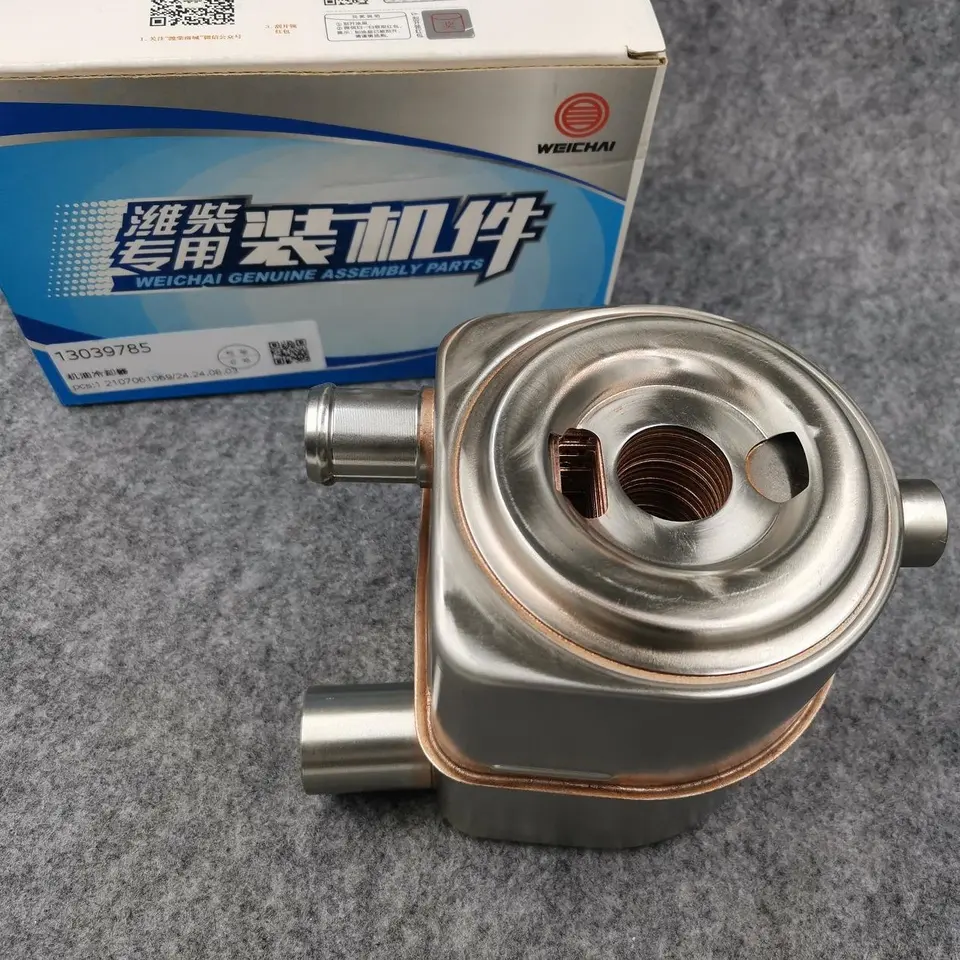 226B-13039785 CW200 Engine Parts Diesel Weichai DEUTZ 226B WD615 WD10 WP12 Transmission Oil Cooler with Long Service Life