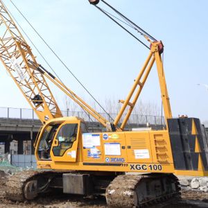 One Hundred Ton Crawler Crane 13.2m 60m Boom Length 9m 18m Jib Length For Heavy Lifting And Smooth Operation