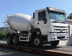 China Euro 2 Sinotruk Howo 6x4 Mixer Truck With Tank Body 8 Cubic Meters factory