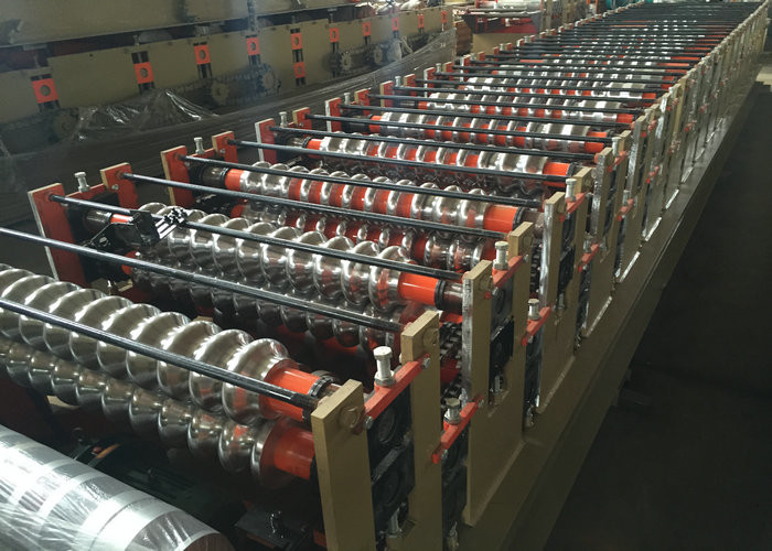 Fast Low Noise Metal Roof Making Machine , Sheet Roll Forming Machine