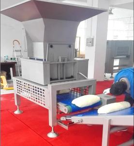 China Motor Stuffed Paratha Maker Machine With Auto Dough Block Cutting Hopper factory