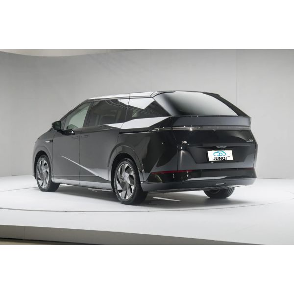 2024 Xpeng X9 702 Ultra Long Range Pro / Max Edition EV 7-Seater MPV With 320hp