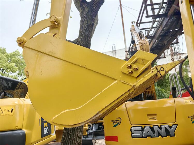 Komatsu PC56 Excavator For Construction Used Mini Excavator 34.5KW Machine Weight 5000 KG