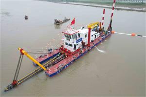 China 900 Cbm/H Hydraulic 26 Inch Cutter Suction Dredger For Sand Dredging Or Mud Dredger factory