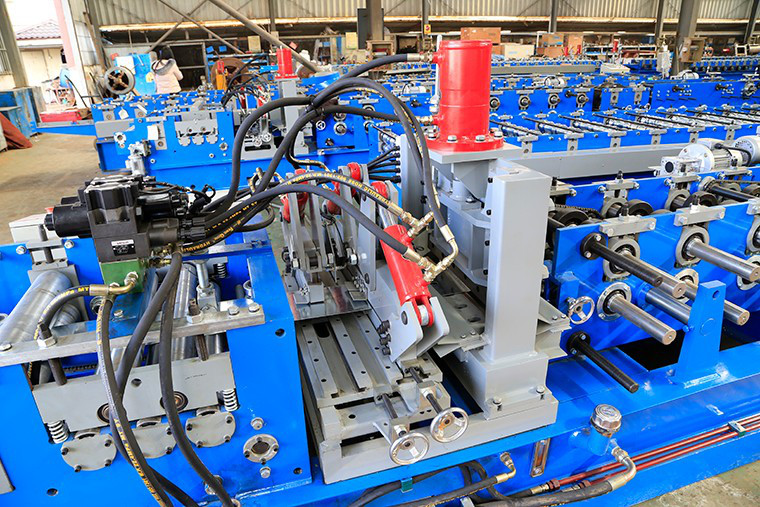 GCr15 Roller Thickness 3.0mm C Purlin Roll Forming Machine