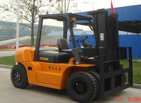 CPCD50 5 Tonne 28km/H Logistics Machinery With 6 Cylinder
