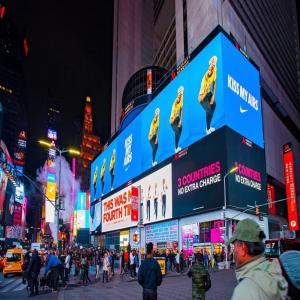 China Power Saving Advertising LED Display Screen Flexible Curtain P10 LED Display factory