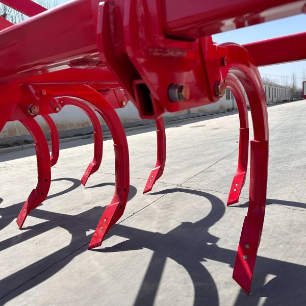 China Tractor Rear Subsoiler Machine For Deep Tillage Agricultural Sharp Tool factory