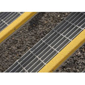 China Walkway Yellow Equivalent Nosing Hot Galvanized Steel Grating 30x5mm 30x100cm on sale