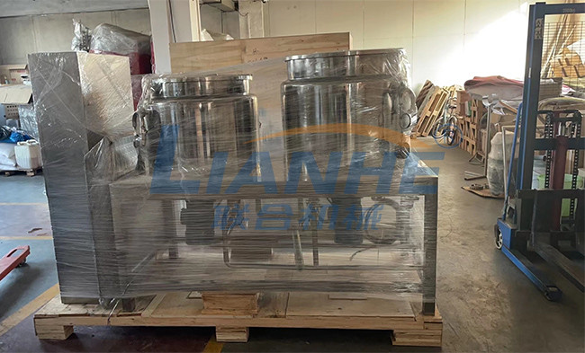 Cosmetic Cream Vacuum Emulsifier Mixer 300L-500L Agitator 65 Rpm