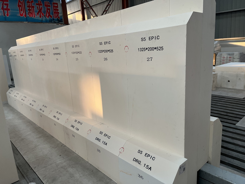 Fe2O3 Content ≤0.1% Refractory Fused Cast S5 EPIC AZS Brick for Ceramic Glaze Furnace
