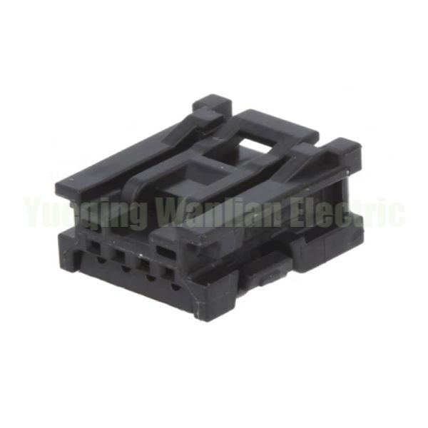 China 4 Pin 34791-0040 Auto Female connector Plastic shell connector Electric Connector factory