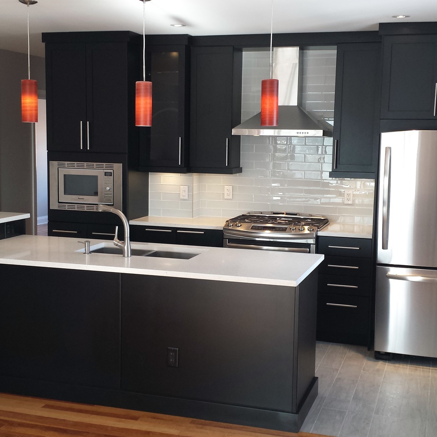 China Modern Black Lacquer Kitchen Cabinet Natural Maple Shaker Kitchen factory
