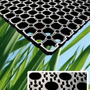 Rubber Grass Mats For Horse Rubber Grass Mats Installed In An Equestrian Yard