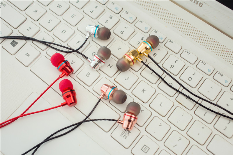 2018 HZD1801E Hot Sell China good music quality 6 u speaker color mp3 mobile phone computer wired earphone