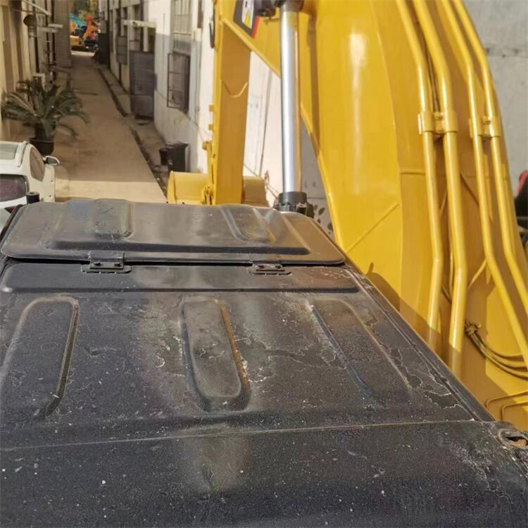 Used CAT 329D Excavator with 1600 Working Hours and 1.6m3 Bucket Capacity at Affordable
