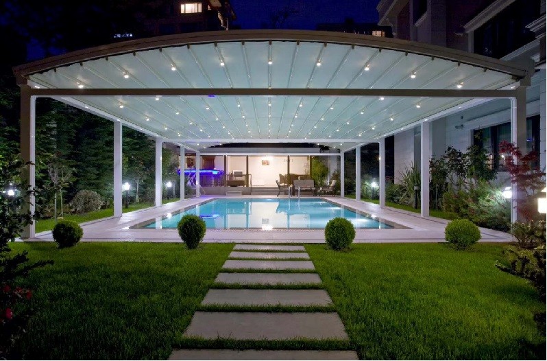 Private Residence Retractable Awning Automatic Shade Awnings 0.6mm Thickness Fabric