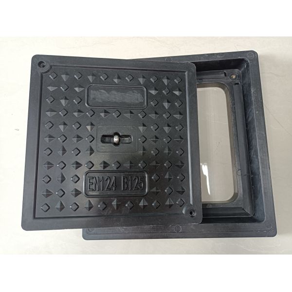 China Square Reinforced SMC Manhole Cover with Easy Installation Sealing System and Customizable Logo factory