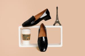 China 2cm Low Heel Women Pumps Shoes Comfortable Soft Patent Leather Shoes factory