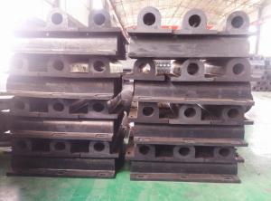 China Marine Port Dock Rubber Fenders , GD Type Large Boat Dock Fenders Marine factory