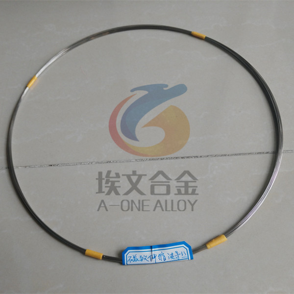 Waveguide wire for magnetostrictive level gauges, trancducer, displacement
