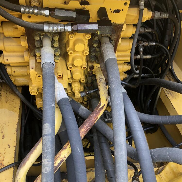 Cummins Engine Japan Used Crawler Excavator Komatsu PC210-7 with 107KW Power and Good