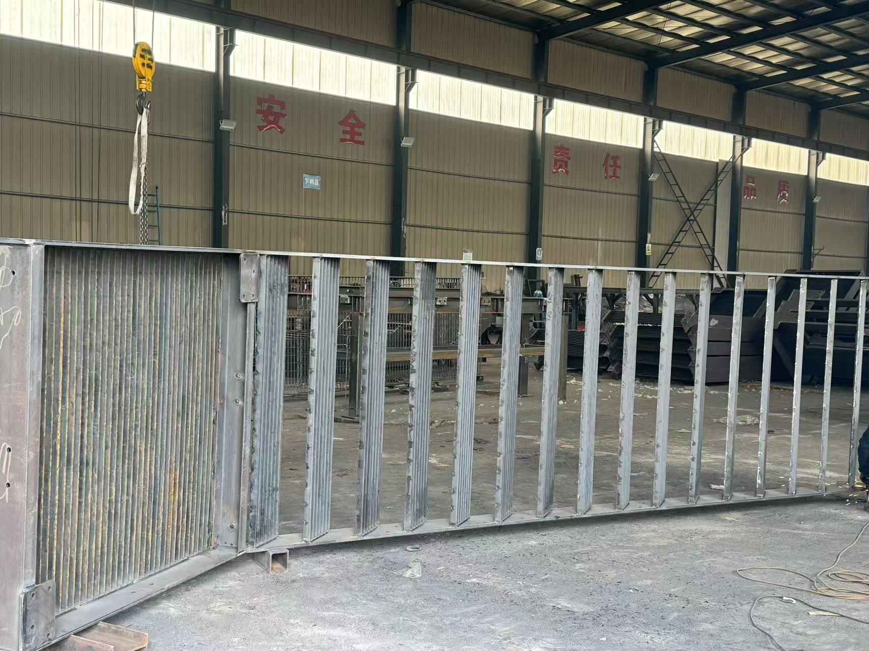 Galvanized Prefabricated Steel Staircase For Outdoor Spaces High Strength Metal Steps With Anti Corrosion