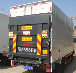 China Refrigerated Trucks Cantilever Hydraulic Tail Lift On The Steel Platform Rear factory