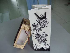 China Customized promotional artpaper wine bag/gift wine bag for red wine with PVC window factory