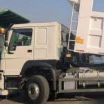 10 Wheels Capacity 25-30tons HOWO 6X4 Dump Truck Fuel Tanker 300L 5600X2300X1500