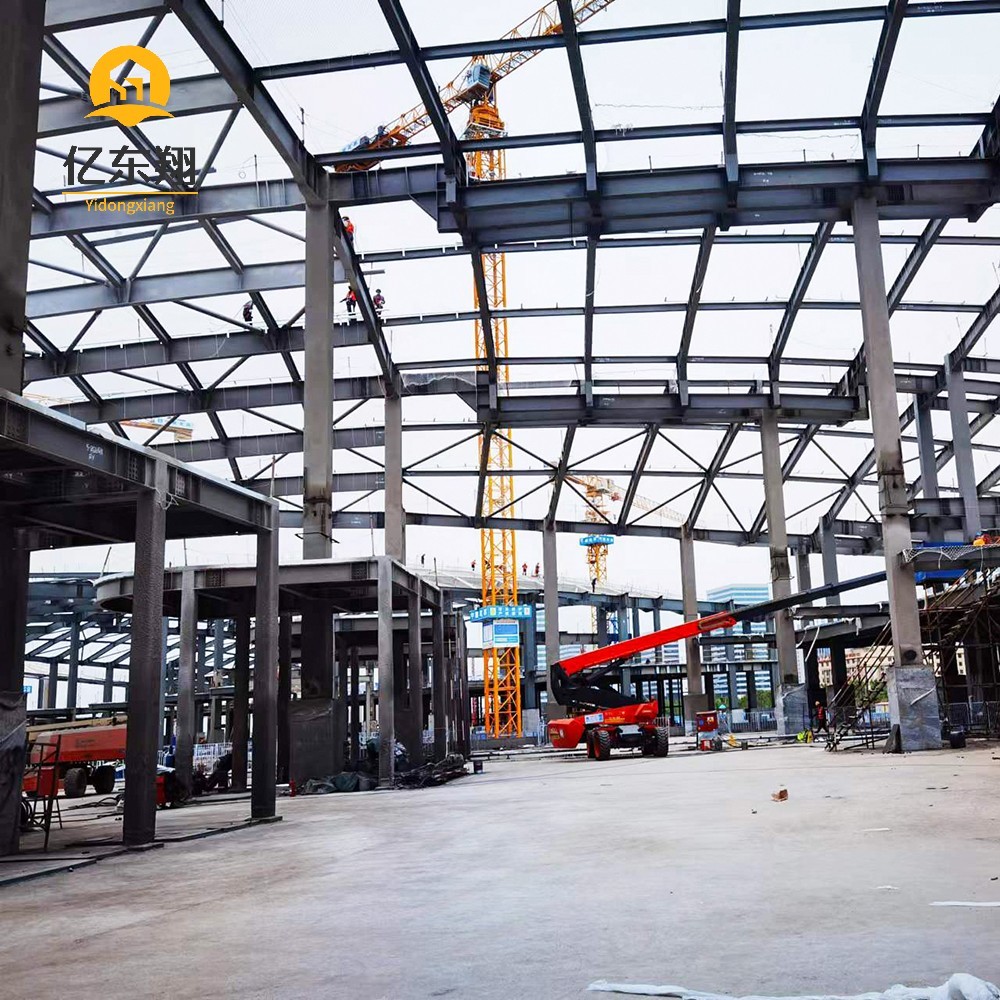 China Custom Steel Truss Roof Warehouse Q235B Q355B Prefabricated Structure factory