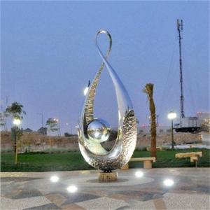 China Outdoor Garden Large Abstract Metal Mirror Polished Statue Stainless Steel Sculpture factory