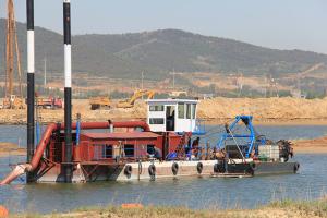 China 20 Inch Sand Dredging Equipment Designed To Be 42 Meters Long For River Dredging factory