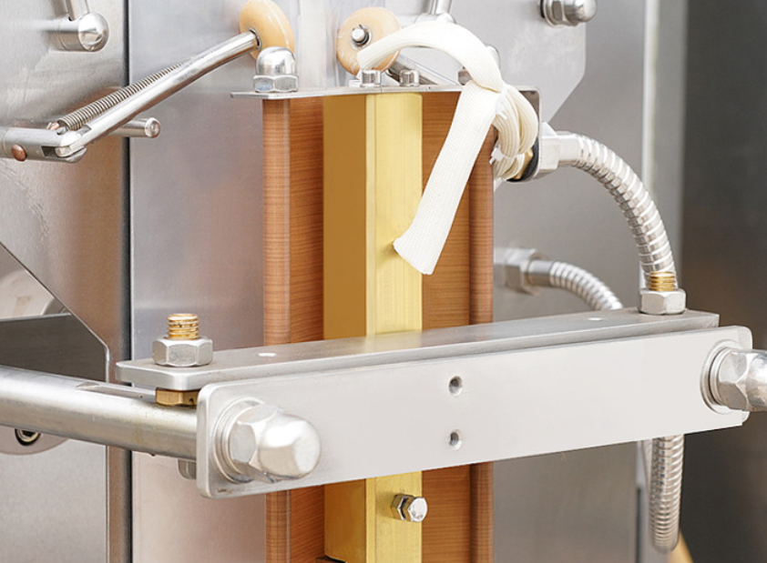 vertical pouch bag liquid filling package machine