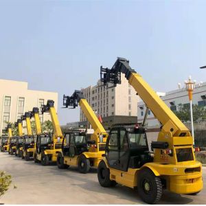 China Hydraulic Telescopic Handler Forklift Versatility Maneuverability on sale
