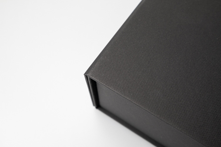 Luxury Gift Box Packaging Stock Magnet Folding Gift Box With Ribbon