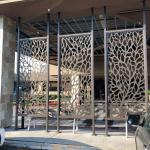 Garden Exterior Aluminum Privacy Fence Trellis Heat Insulation