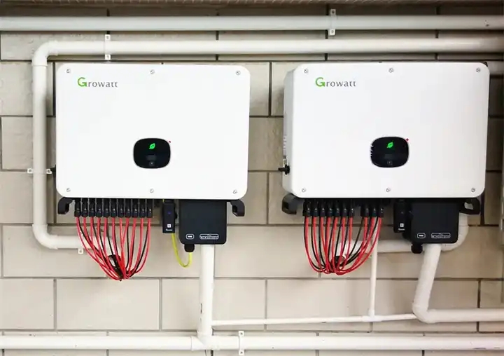 Custom Cheap Low Price Solar Inverter Hybrid Mppt Solar Hybrid Inverter 3 Phase 50Kw 60Kw Solar Inverter Manufacturers In China
