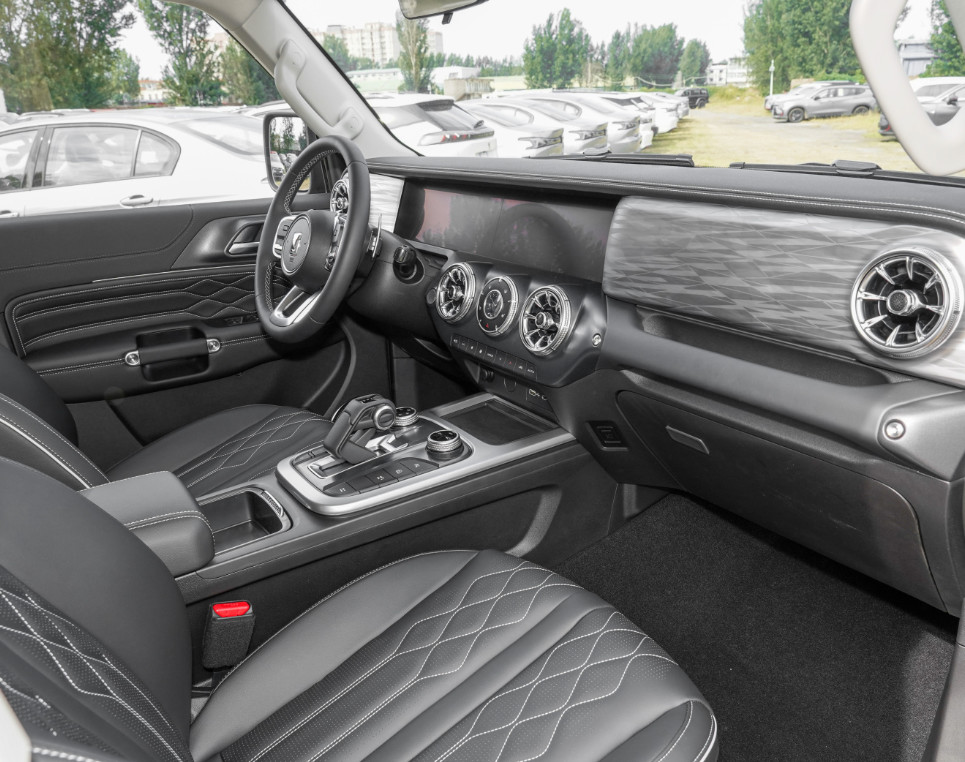 Cool 2023 Tank 300 2.0T City Model Challenger Version Compact SUV 5 Door 5 Seats