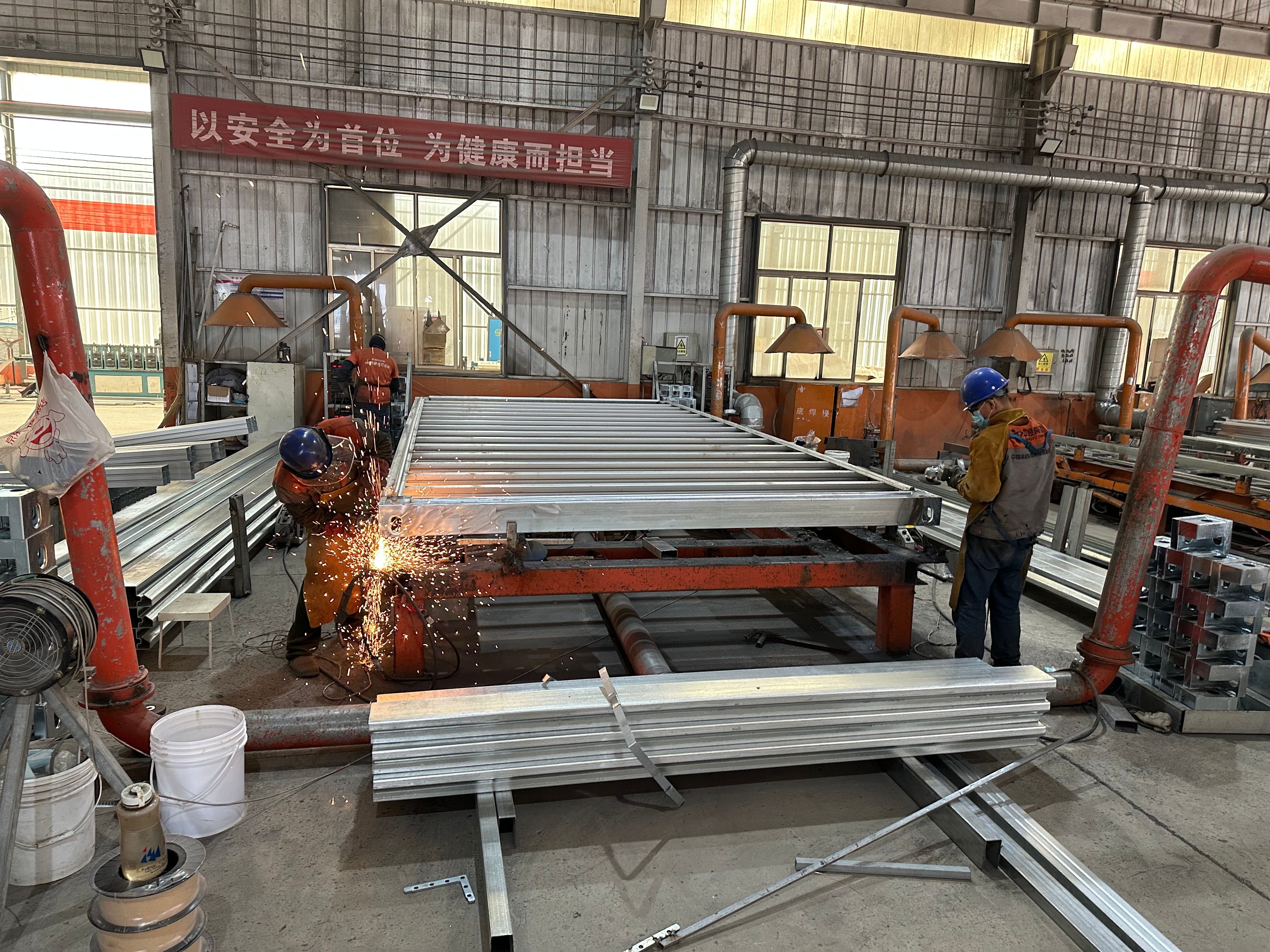 20ft Prefab Home Made In Low-Carbon Energy Saving Modular Container House with Fast Install Advantage and Sandwich Panel