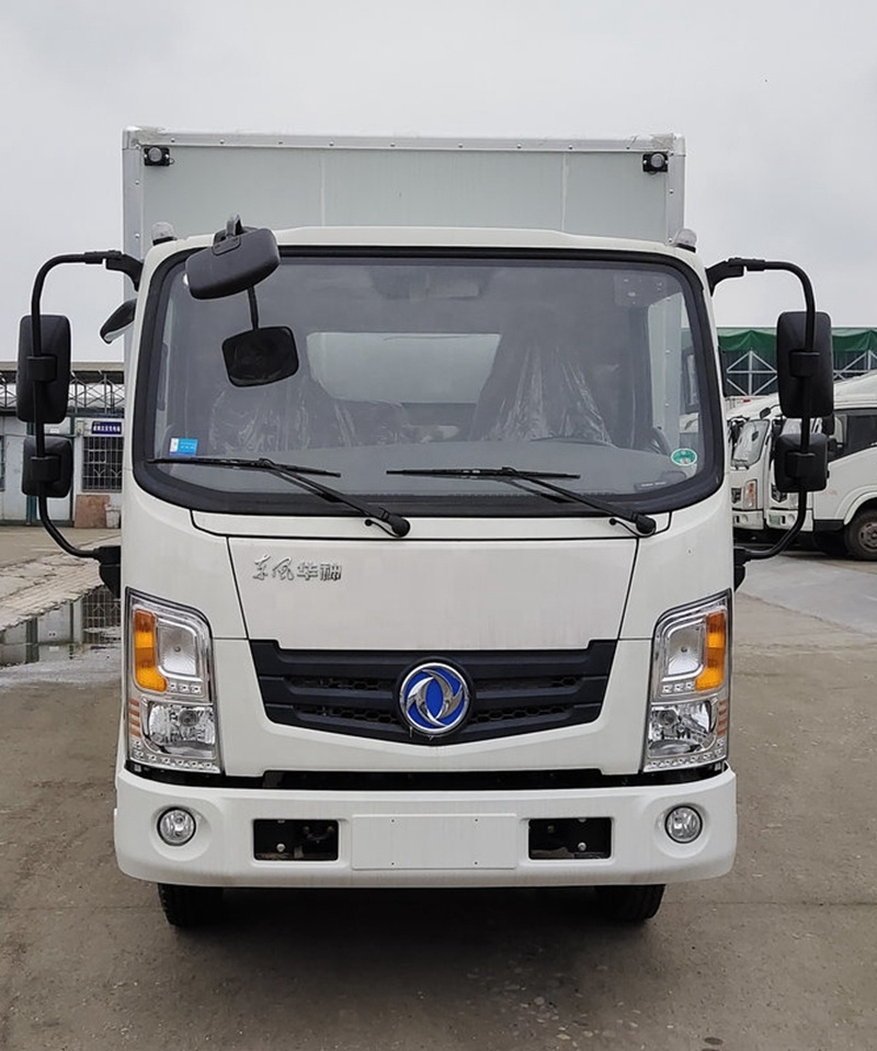 Dongfeng 4x2 Electric Van Cargo Truck 4000x2050x2000 mm Cummins Manual Euro 5 Cylinders 4