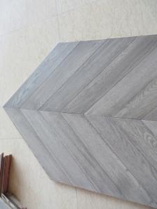 China Chevron Oak engineered wood flooring with modern grey stained factory