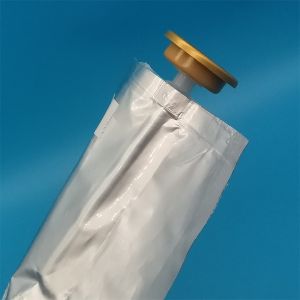 China Cosmetic-Grade Bag On Valves for skincare &amp; makeup products with airtight seal factory