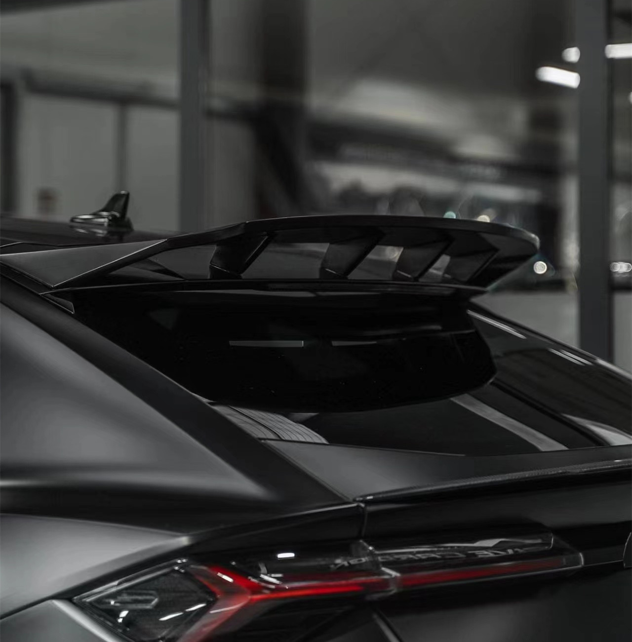For Lamborghini URUS Carbon Fiber Spoiler URUS Upgrades the PD-style Carbon Fiber Spoiler Top Wing