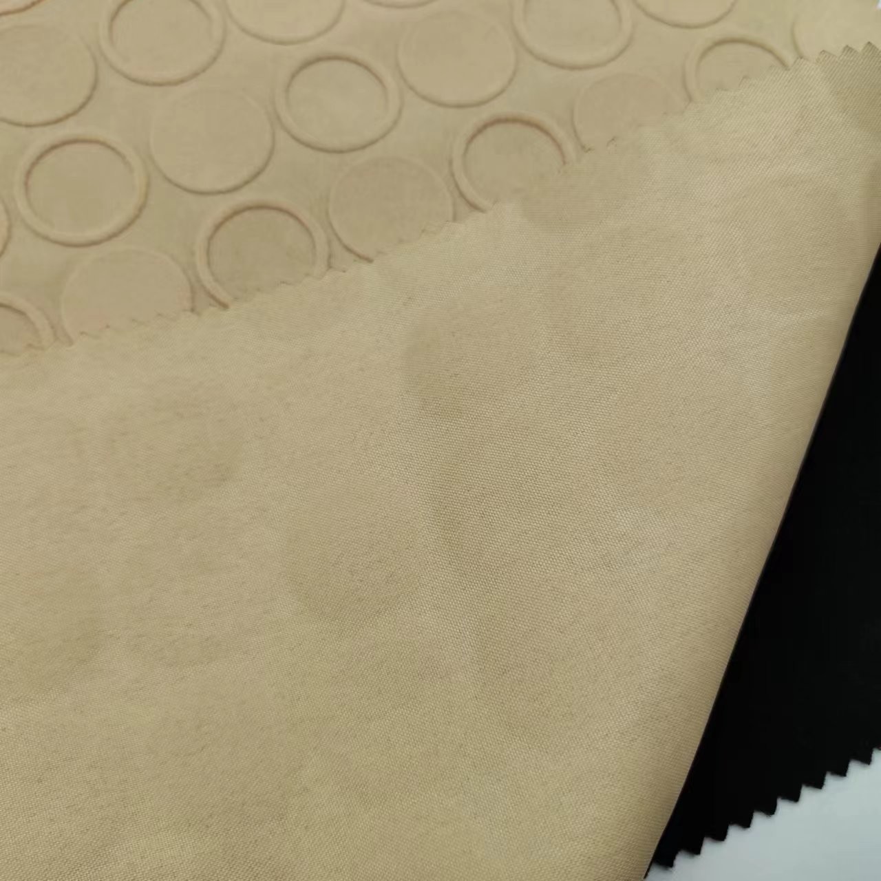 100% Polyester Press Circle Pattern Flocked Fabric 400g Windproof And Warm